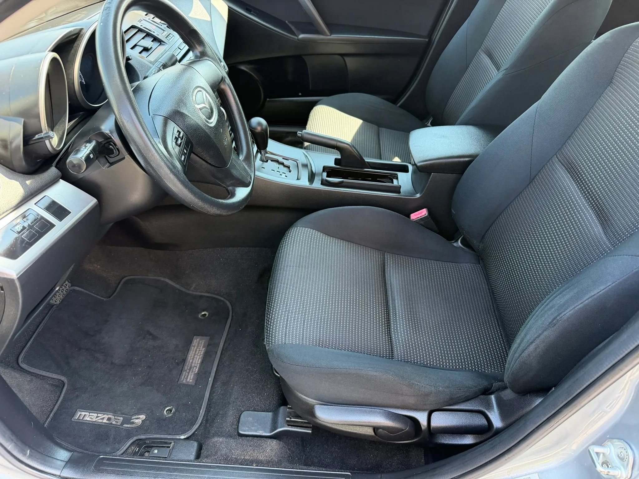 Used 2012 MAZDA MAZDA3 i Sport FWD image 8