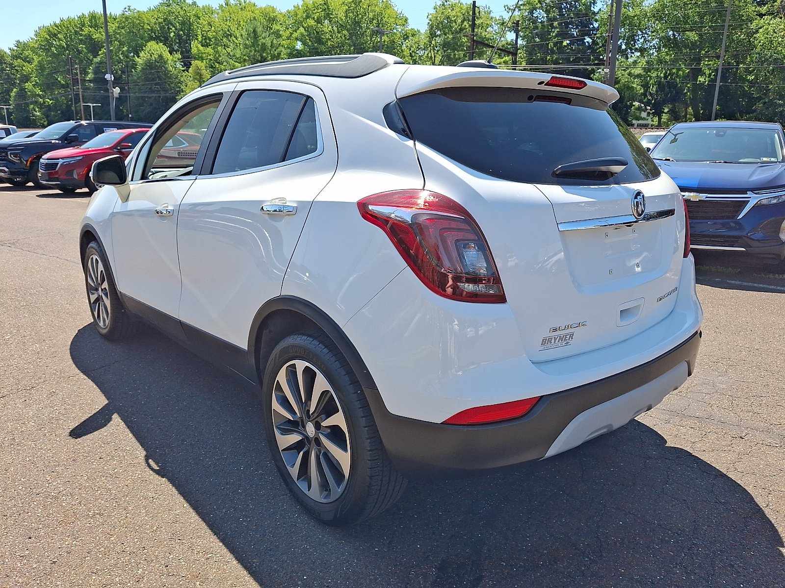 Used 2017 Buick Encore Essence FWD image 4