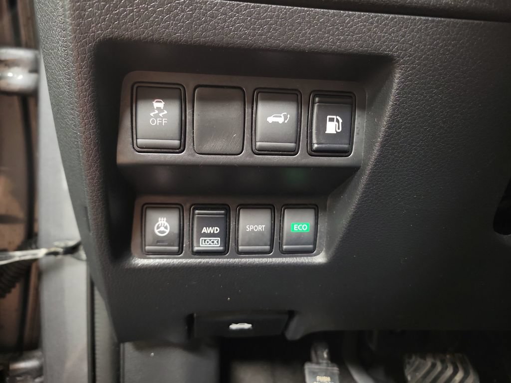 Used 2018 Nissan Rogue SV w/ Premium Package AWD/4WD image 20