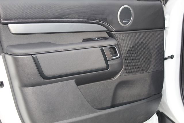 Used 2025 Land Rover Discovery Dynamic SE image 23