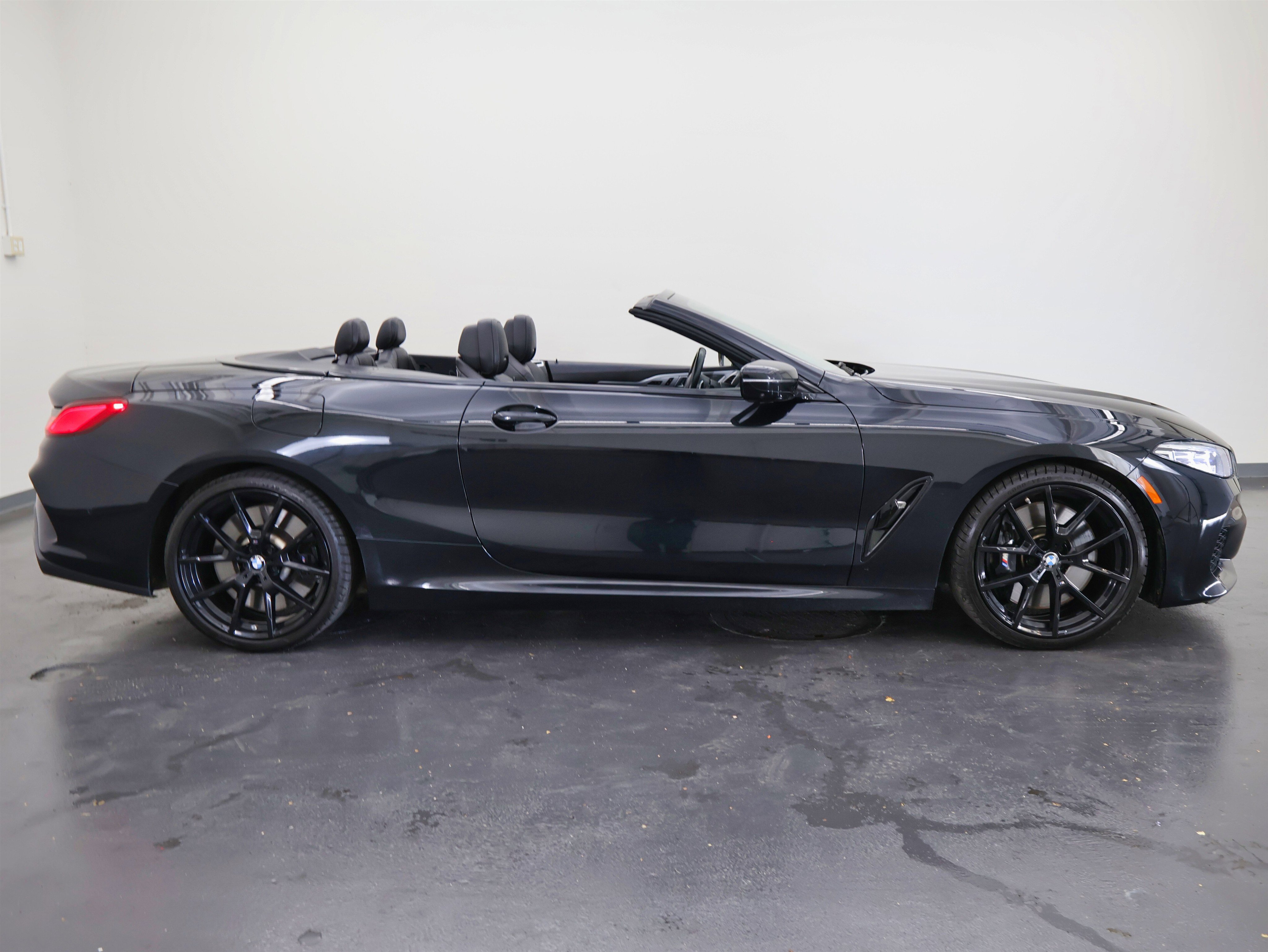 Used 2021 BMW M850i xDrive Convertible image 3