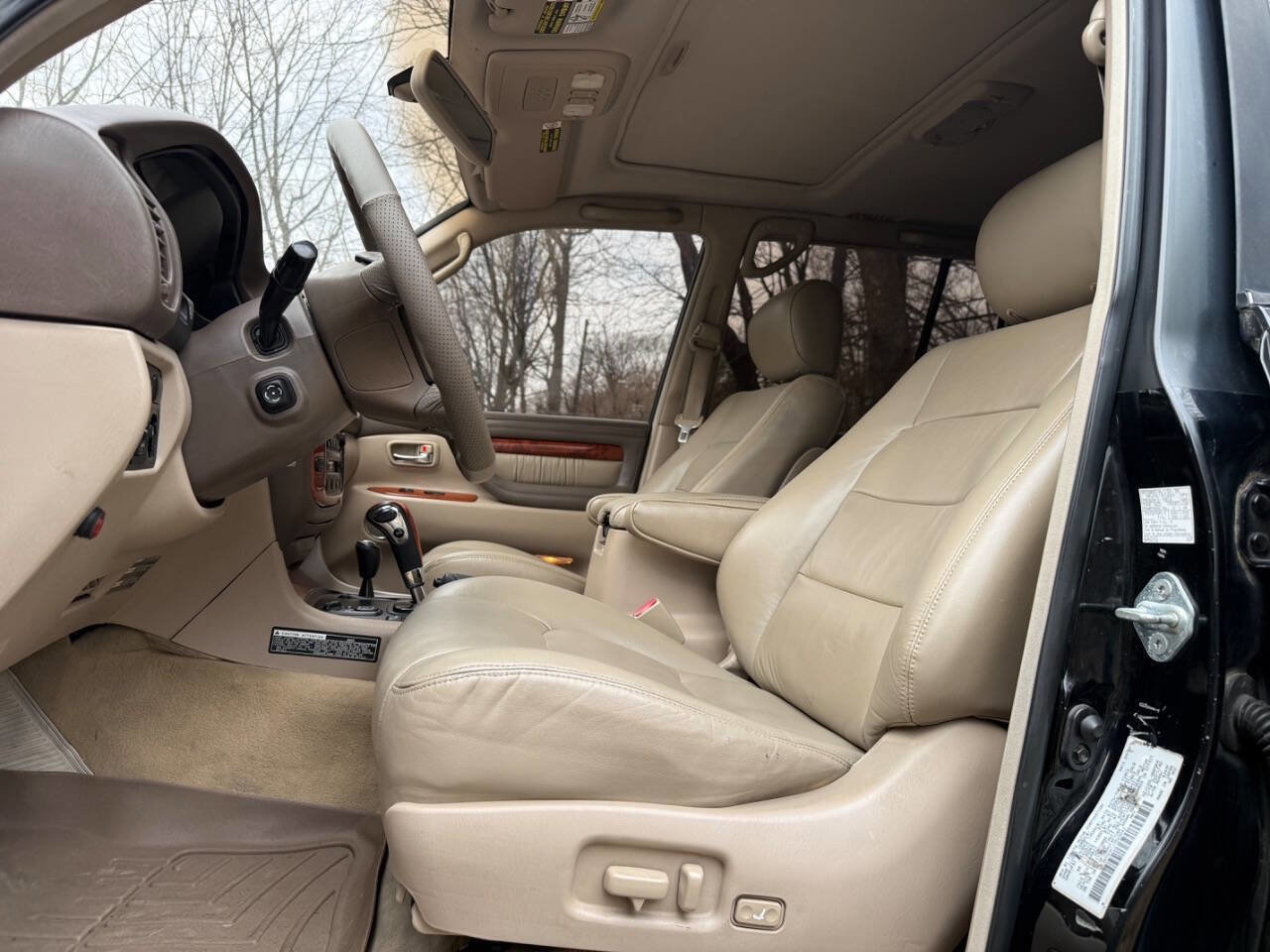 Used 2002 Lexus LX 470 Base 4WD 4dr SUV image 65