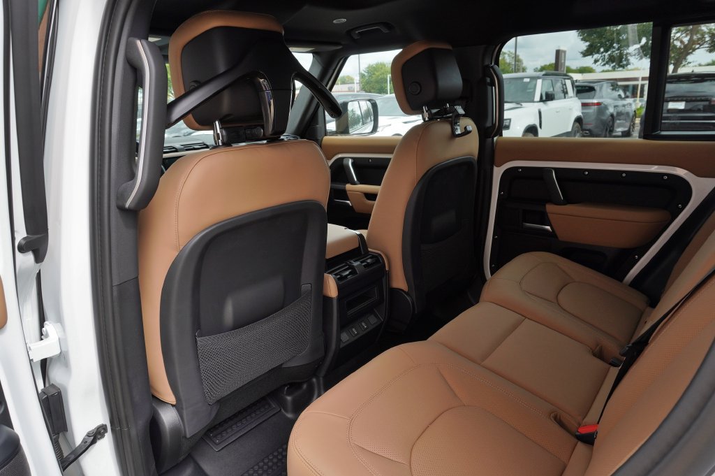 New 2026 Land Rover Defender 110 S AWD/4WD image 27