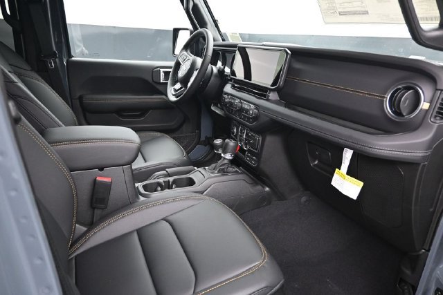 New 2026 Jeep Wrangler Unlimited Sahara AWD/4WD image 12