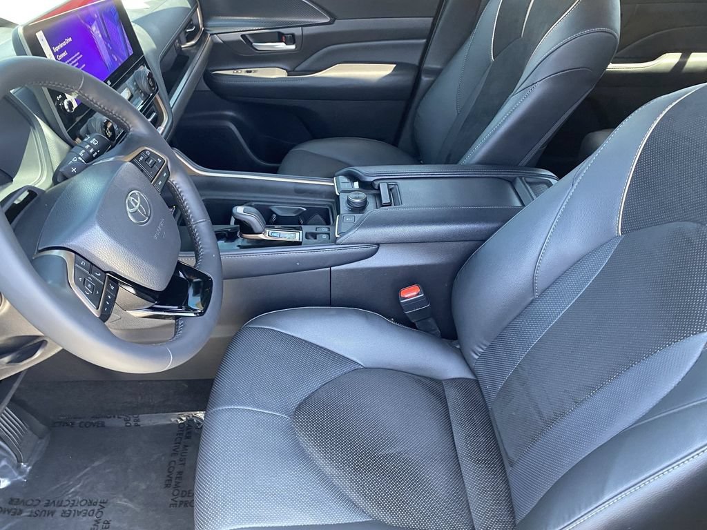 Certified 2025 Toyota Grand Highlander AWD Hybrid image 23