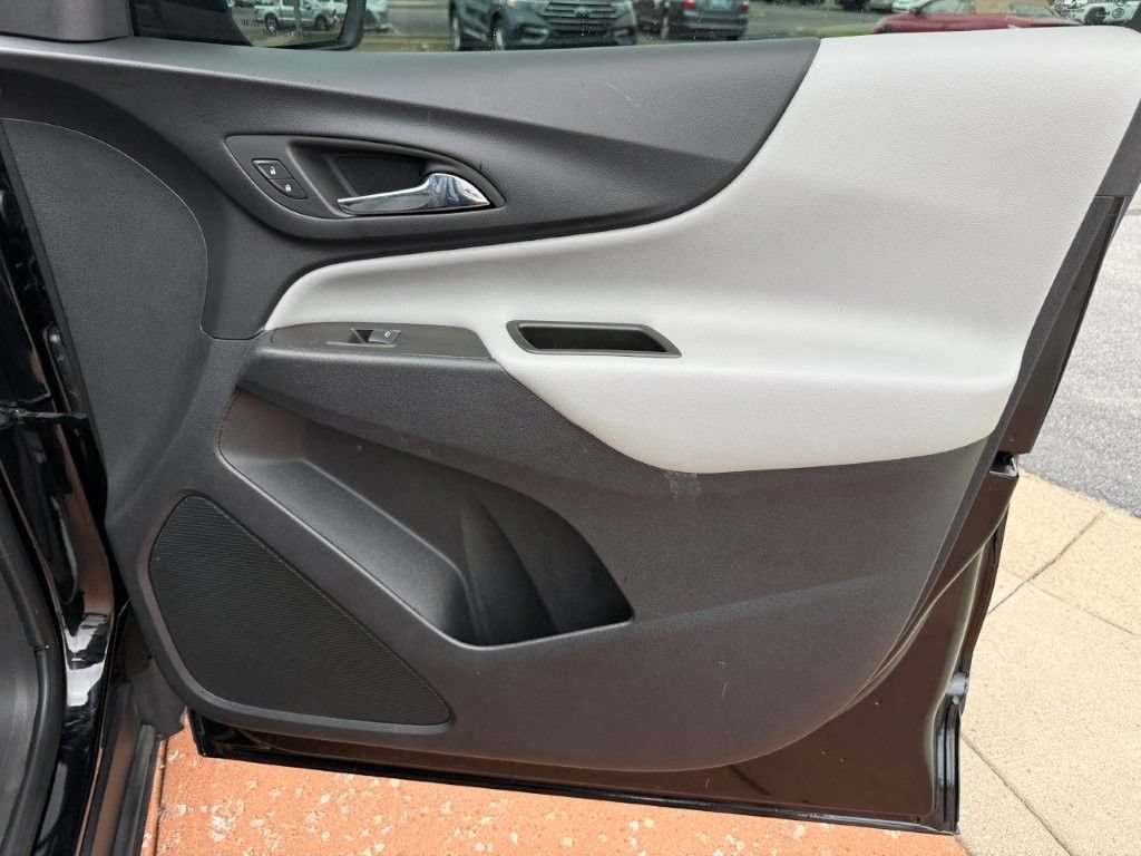 Used 2023 Chevrolet Equinox LS w/ LS Convenience Package FWD image 19