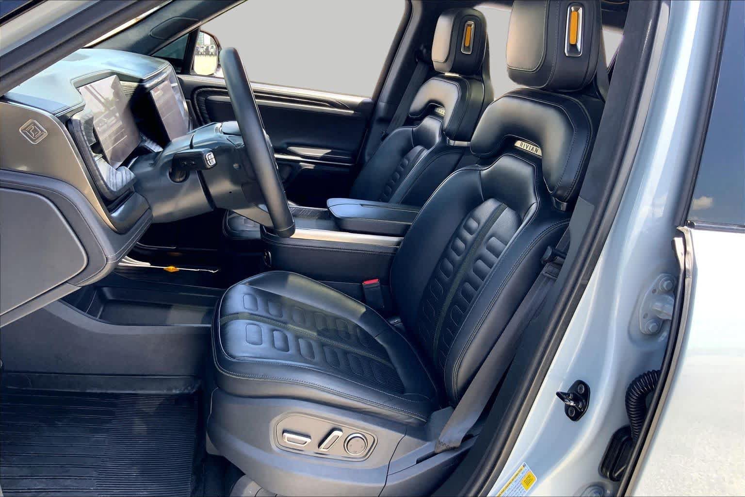 Used 2023 Rivian R1S Adventure AWD/4WD image 7