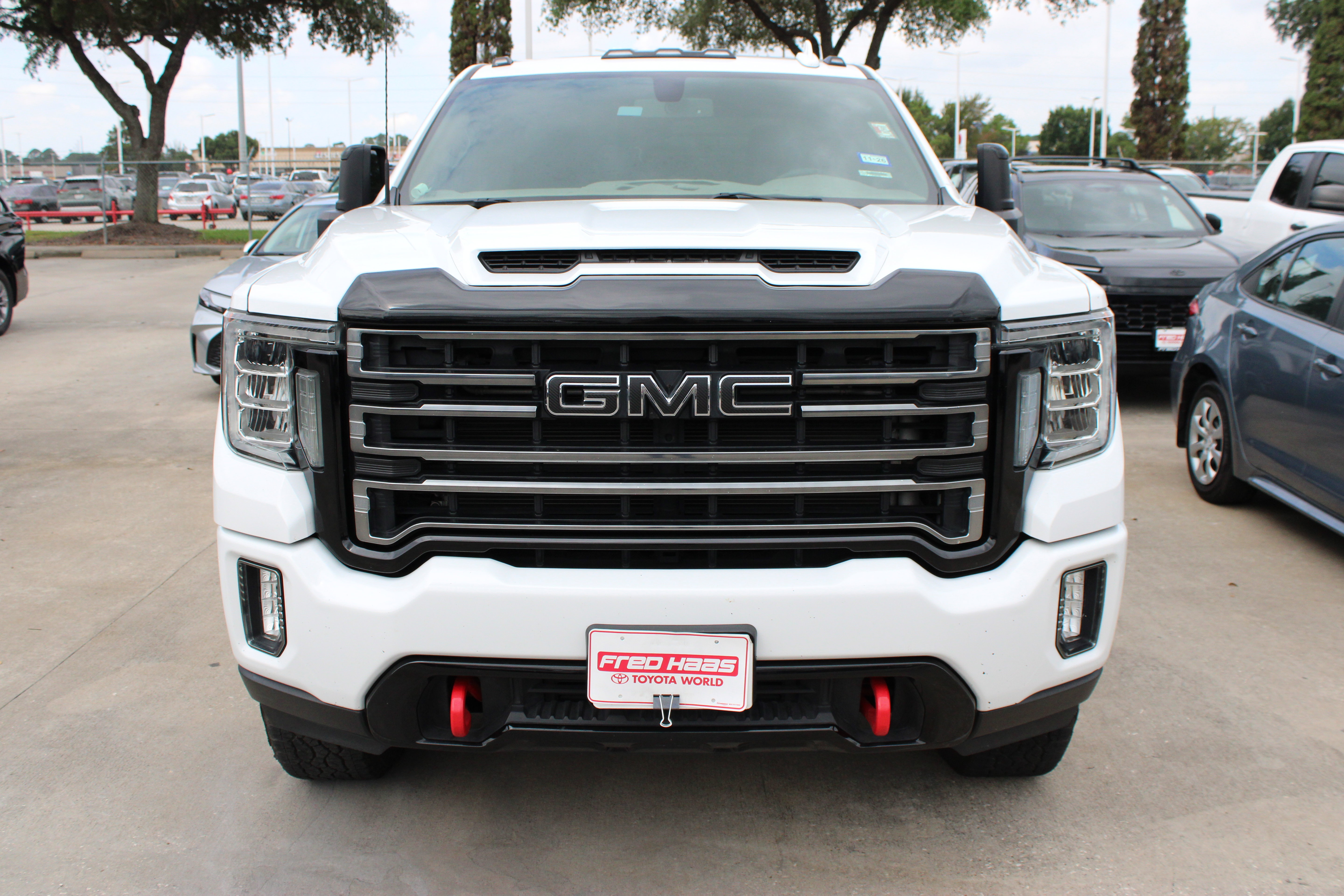Used 2021 GMC Sierra 2500 AT4 AWD/4WD image 3