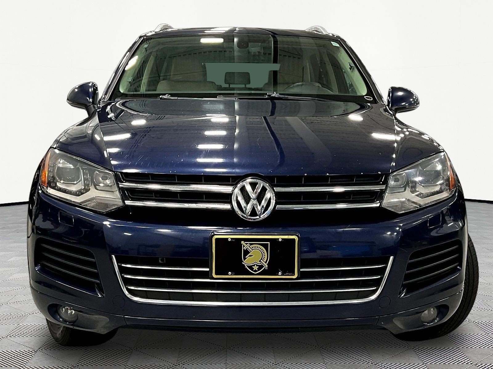 Used 2013 Volkswagen Touareg Sport AWD/4WD image 2