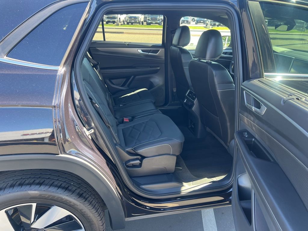 Used 2025 Volkswagen Atlas Cross Sport SE image 34