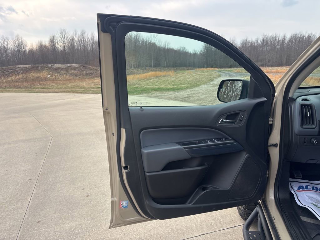 Used 2022 Chevrolet Colorado Z71 AWD/4WD image 13