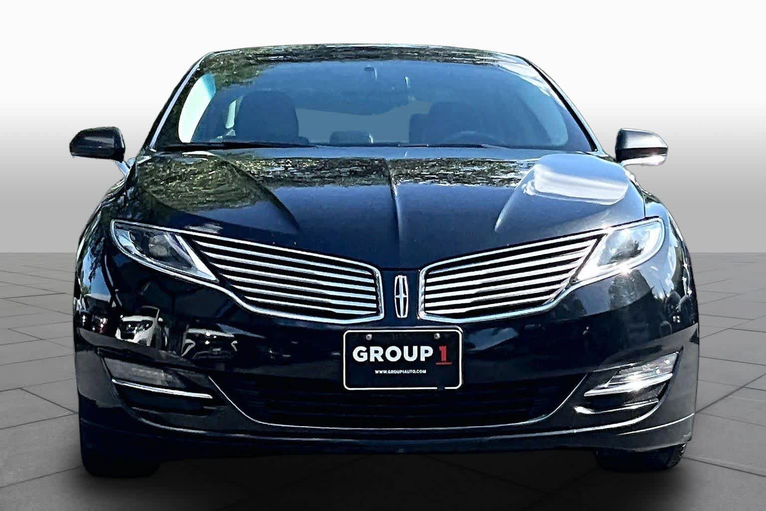 Used 2014 Lincoln MKZ FWD image 4