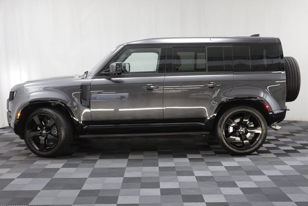 Certified 2025 Land Rover Defender 110 X-Dynamic SE AWD/4WD image 4