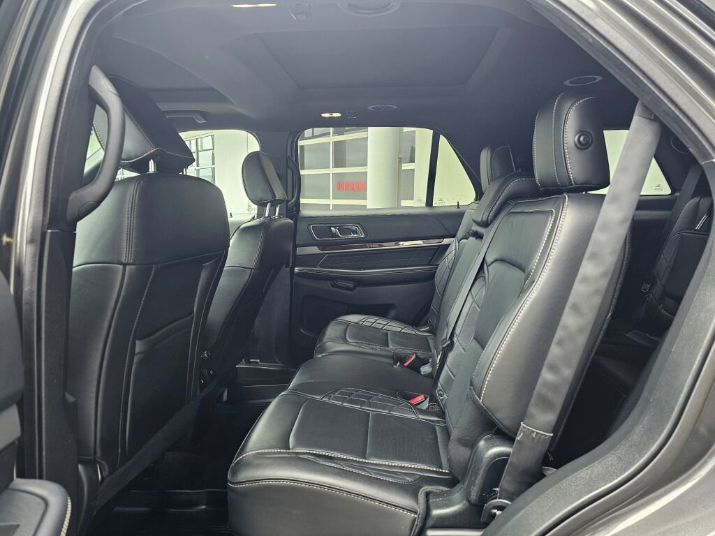 Used 2018 Ford Explorer Platinum AWD/4WD image 17