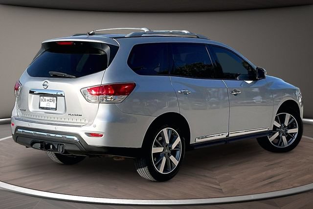 Used 2013 Nissan Pathfinder Platinum FWD image 2
