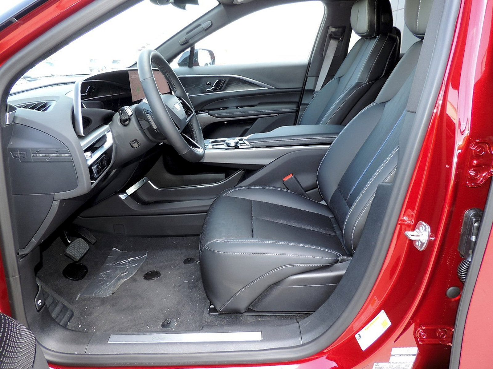 New 2025 Cadillac Lyriq Sport RWD image 15