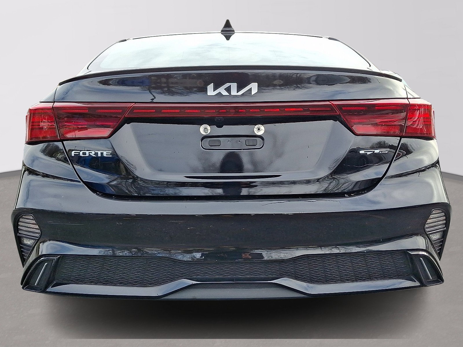 Used 2023 Kia Forte GT-Line w/ GT-Line Premium Package FWD image 5