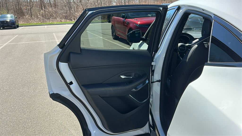 Used 2024 Jaguar E-PACE R-Dynamic SE image 19