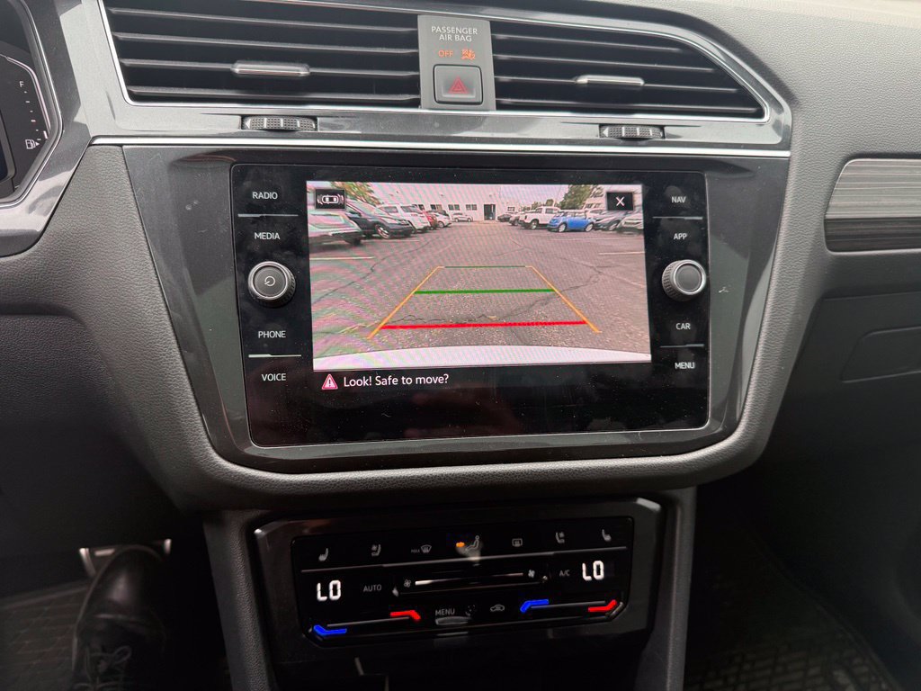 Used 2022 Volkswagen Tiguan SEL R-Line AWD/4WD image 12