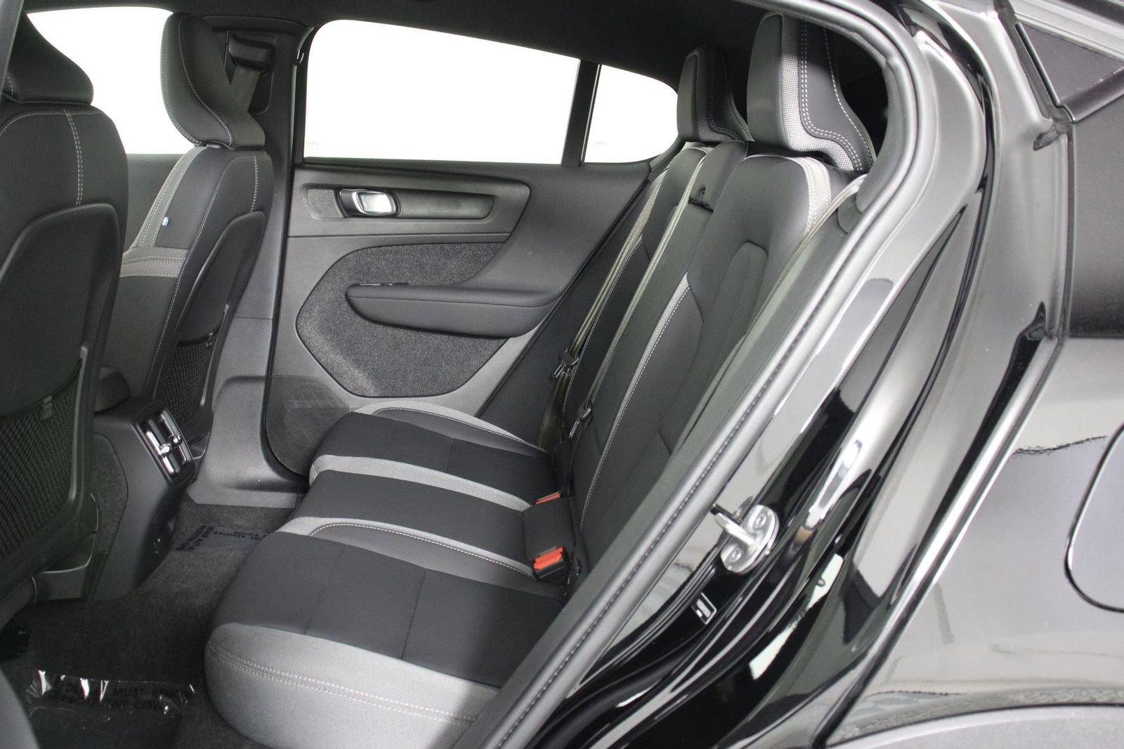 Certified 2023 Volvo C40 Recharge Core AWD/4WD image 30