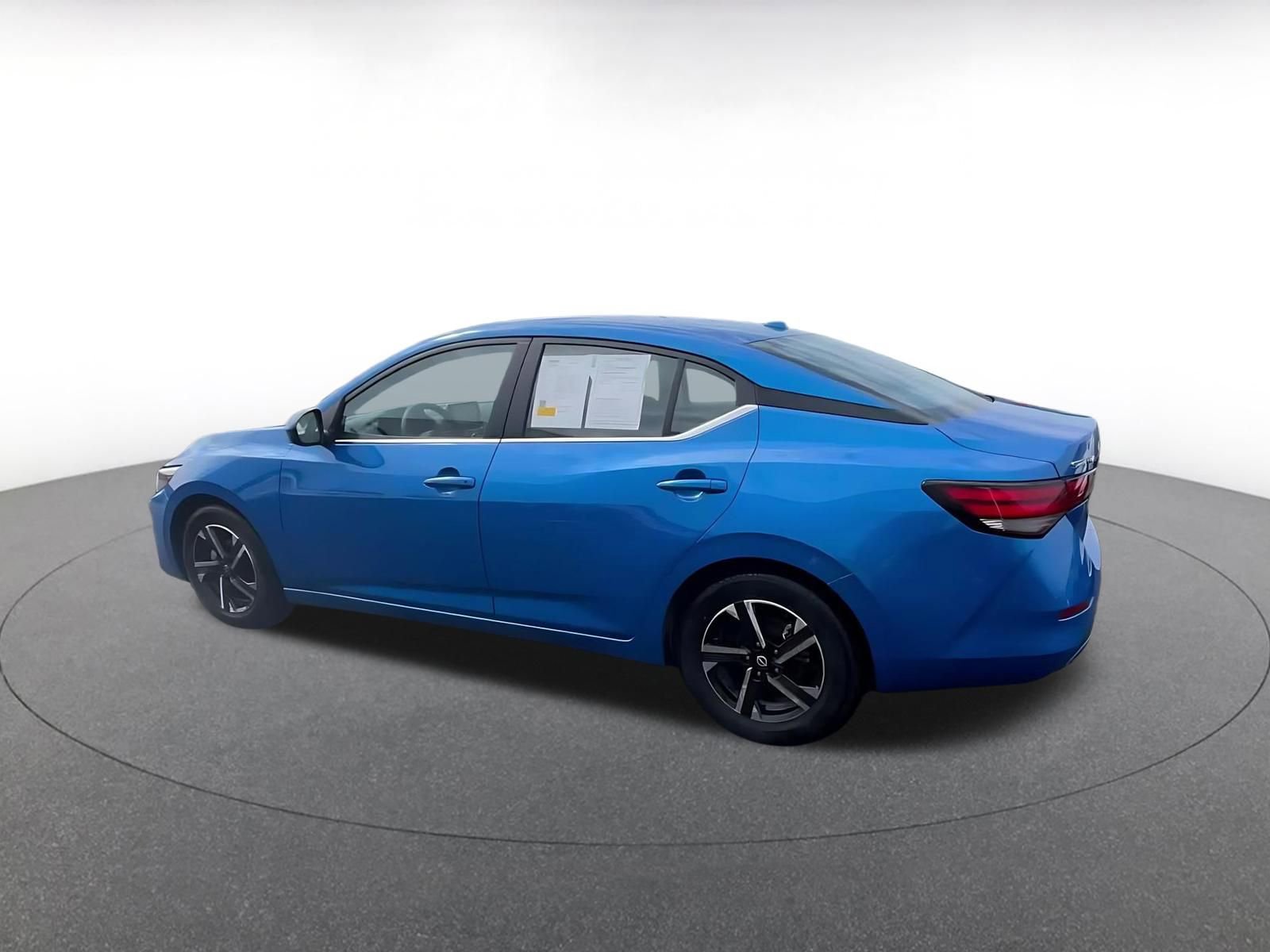 Used 2025 Nissan Sentra SV FWD image 8