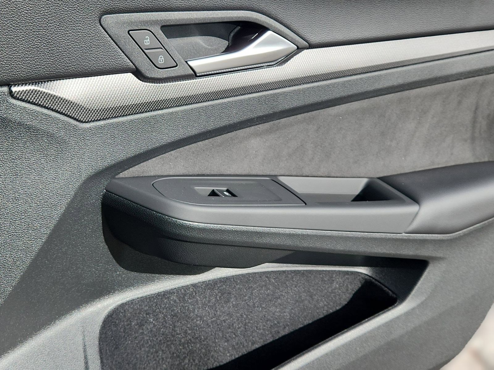 New 2026 Volkswagen Golf SE image 17