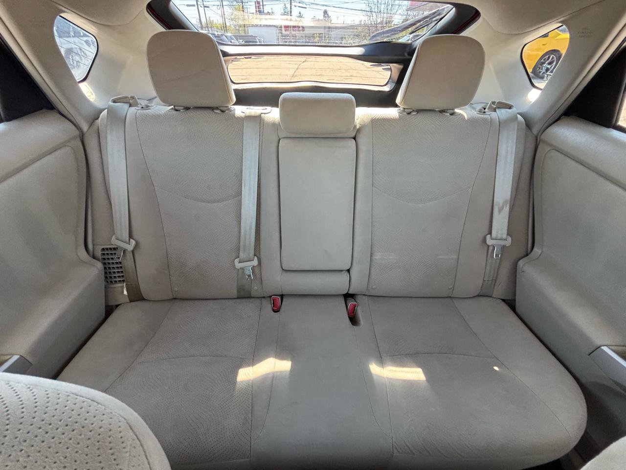 Used 2013 Toyota Prius Two image 18