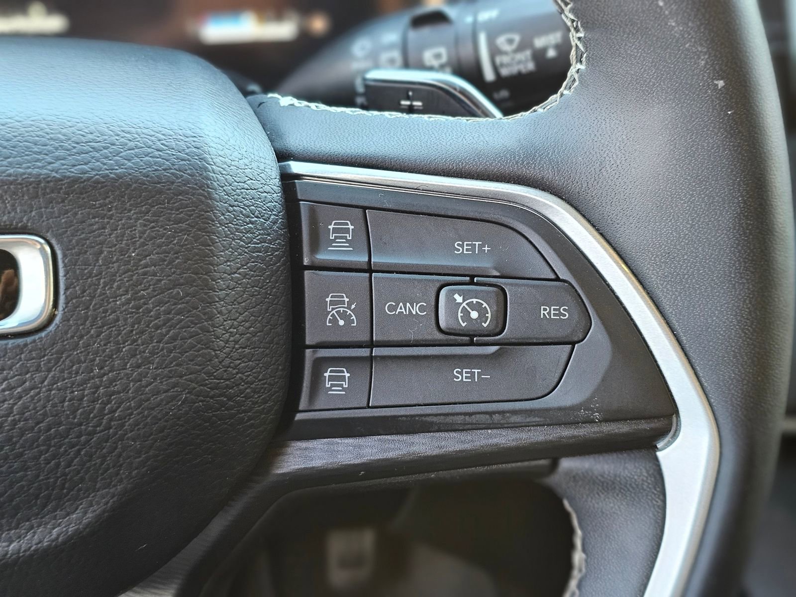 Used 2023 Jeep Grand Cherokee Altitude image 16