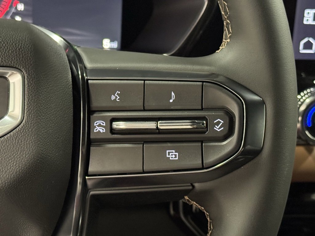 New 2025 GMC Canyon AT4 image 31