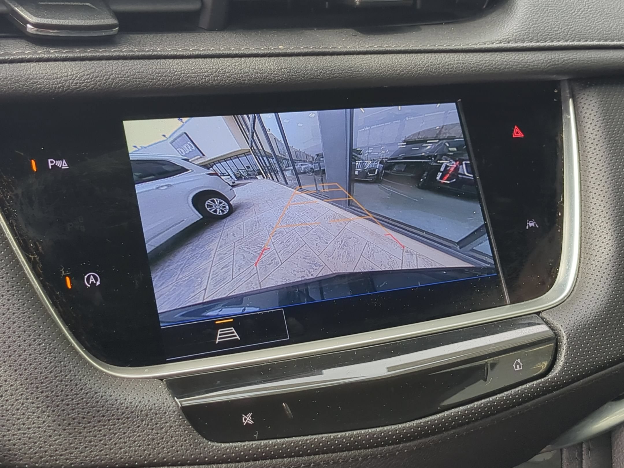 Used 2025 Cadillac XT6 Luxury w/ LPO, Floor Liner Package AWD/4WD image 12