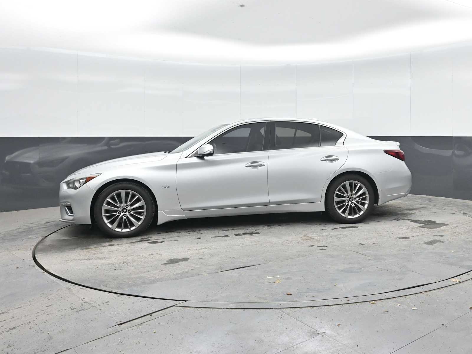 Used 2020 INFINITI Q50 Luxe w/ Essential Package (3.0T Luxe) AWD/4WD image 4