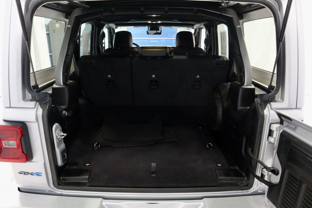 Used 2023 Jeep Wrangler Unlimited Sahara AWD/4WD image 15