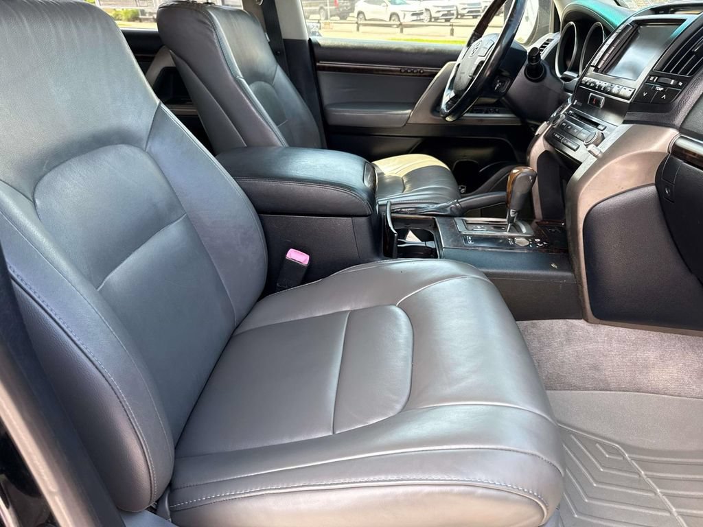 Used 2011 Toyota Land Cruiser w/ Upgrade Pkg AWD/4WD image 11