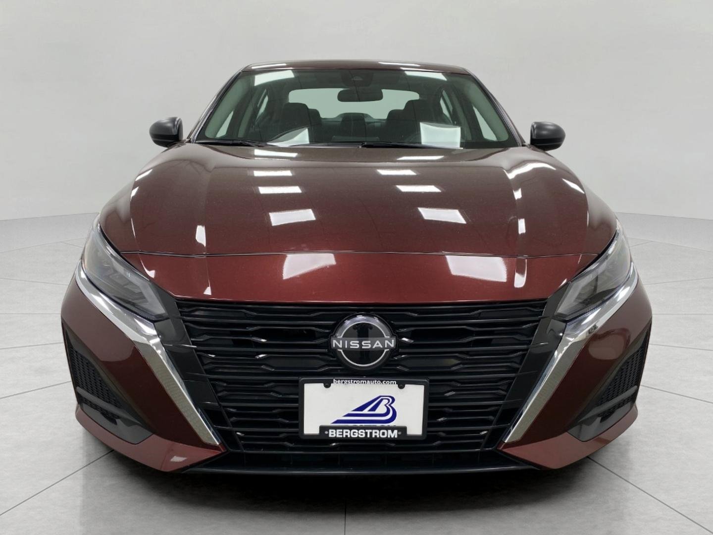 Used 2025 Nissan Altima 2.5 SV FWD image 10