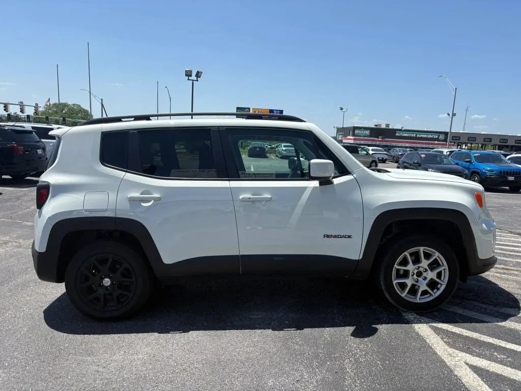 Used 2019 Jeep Renegade Latitude w/ Cold Weather Group AWD/4WD image 6