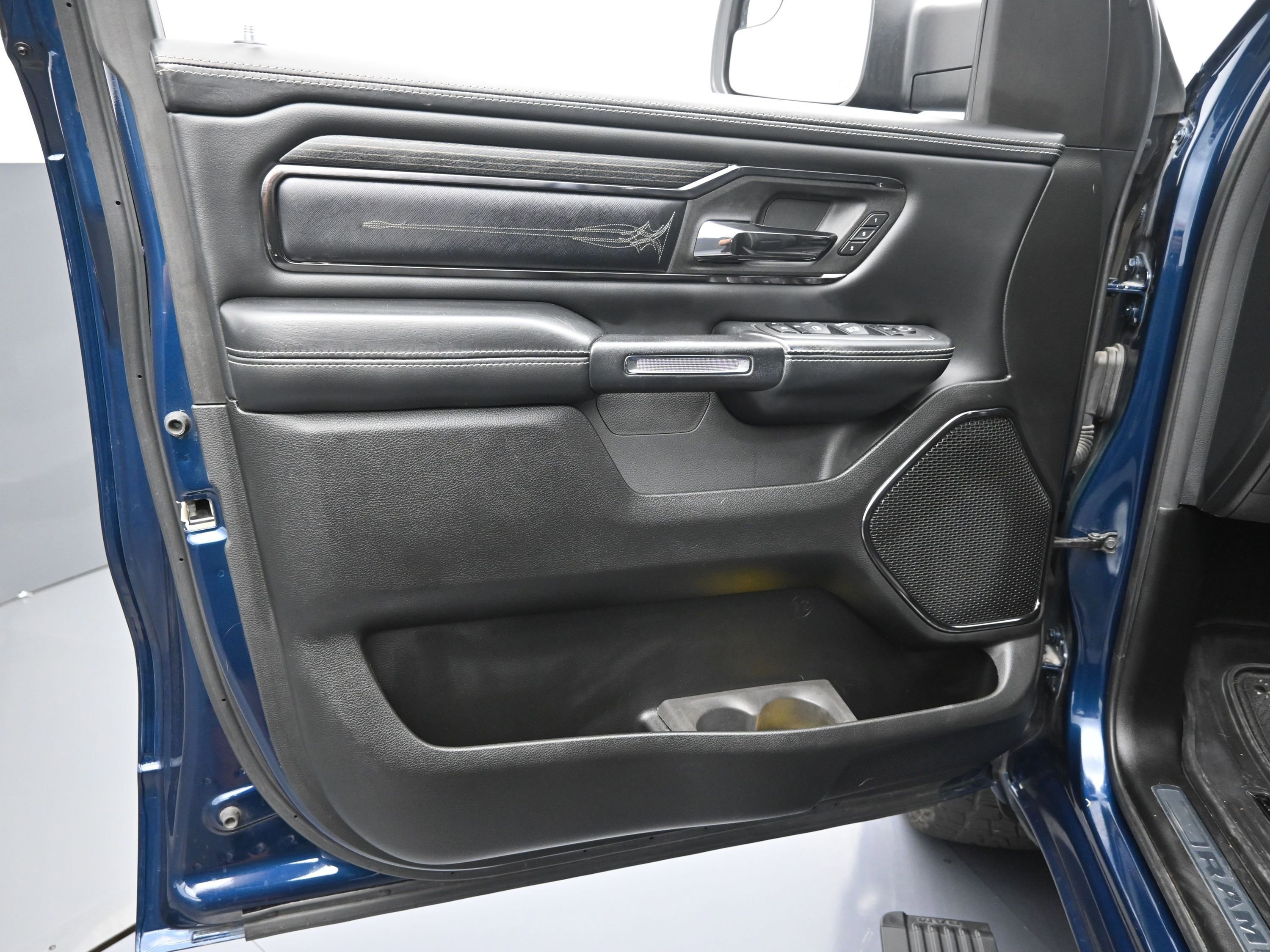 Used 2022 RAM 1500 Limited w/ Body Color Bumper Group image 17