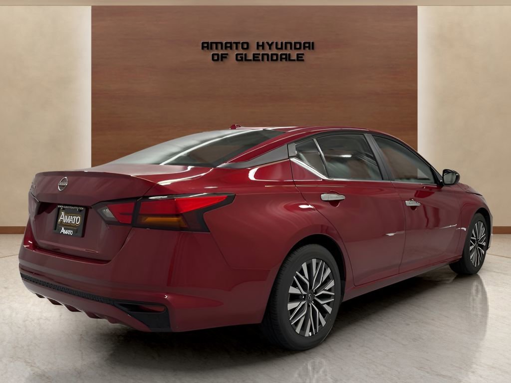 Used 2025 Nissan Altima 2.5 SV FWD image 5