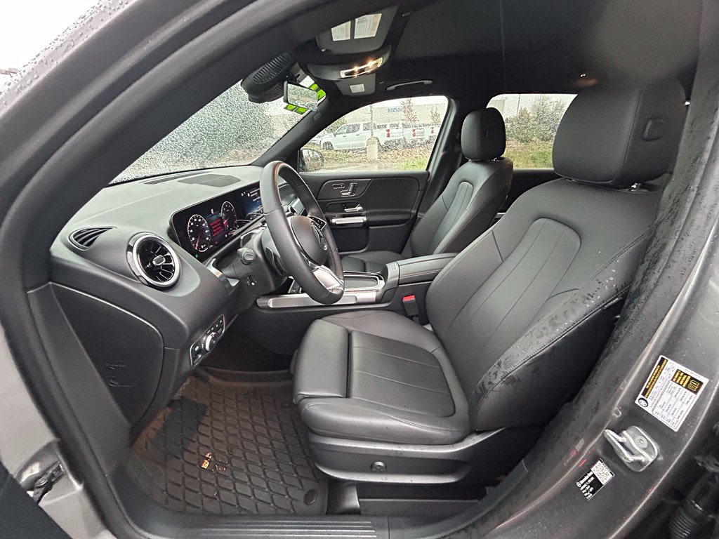 Used 2026 Mercedes-Benz GLB 250 4MATIC image 12