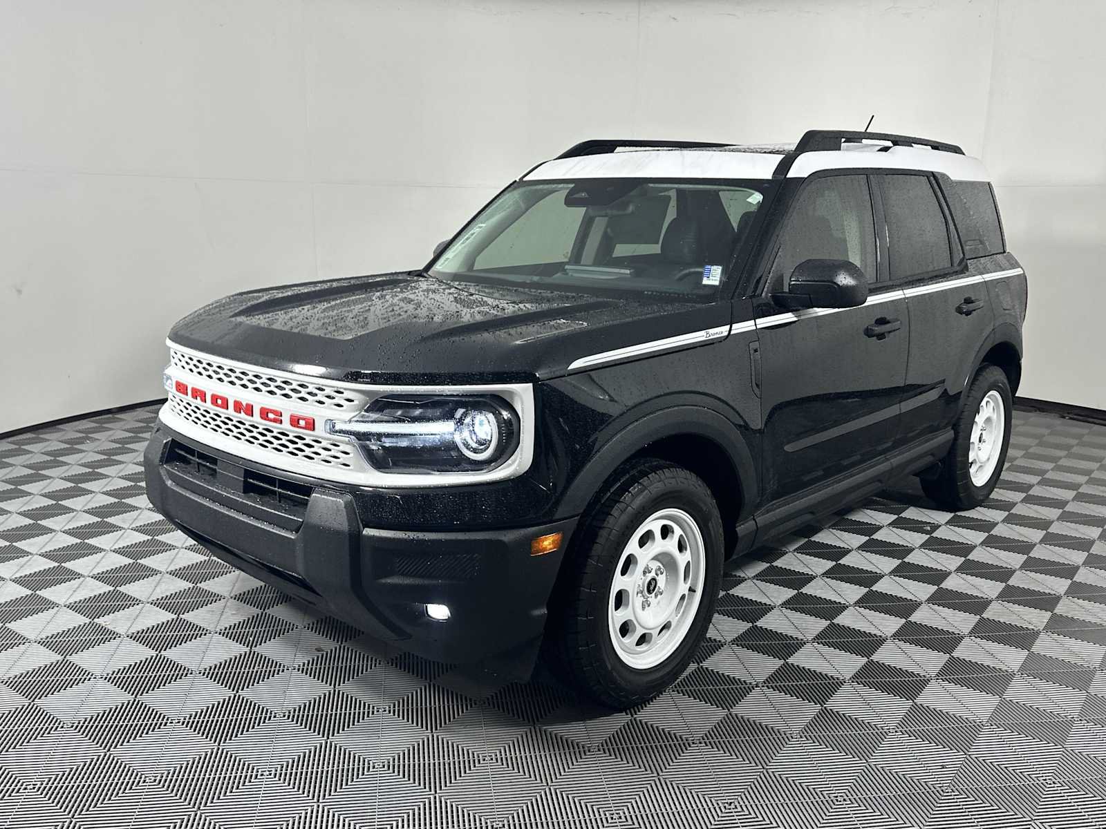 Used 2025 Ford Bronco Sport Heritage w/ Convenience Package AWD/4WD image 3