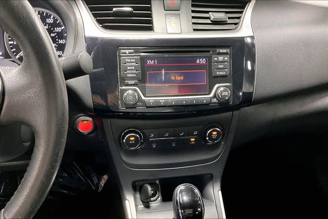 Used 2016 Nissan Sentra SV FWD image 4