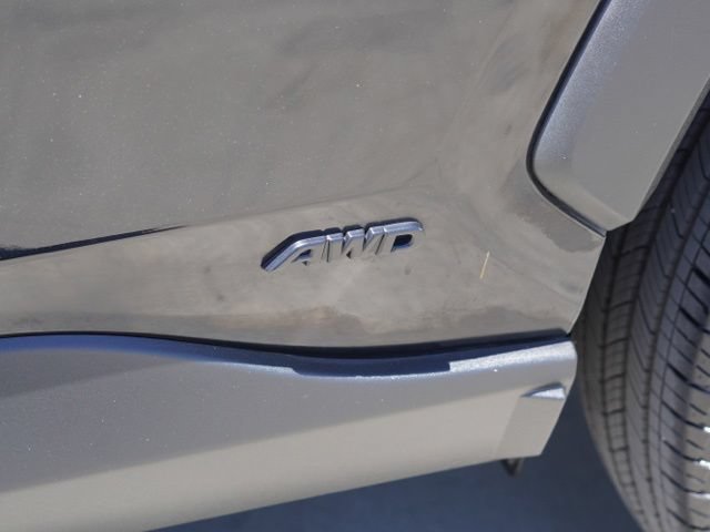 Used 2024 Toyota RAV4 LE AWD/4WD image 10