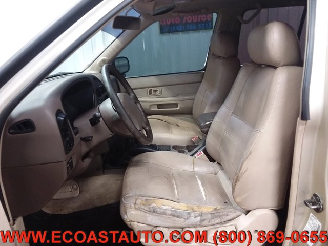 Used 1998 Nissan Pathfinder SE AWD/4WD image 10