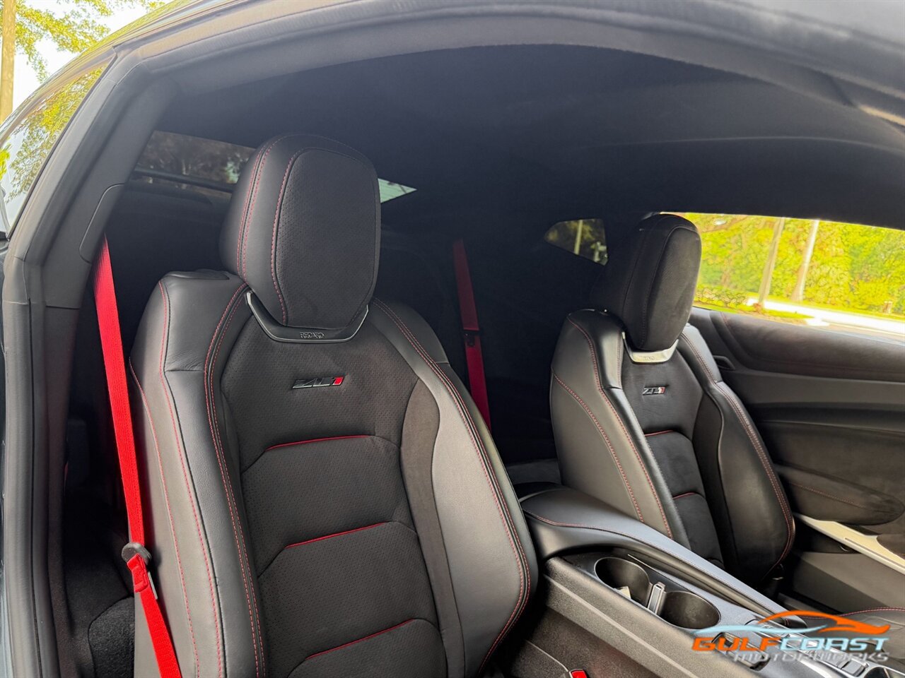 Used 2019 Chevrolet Camaro ZL1 RWD image 31
