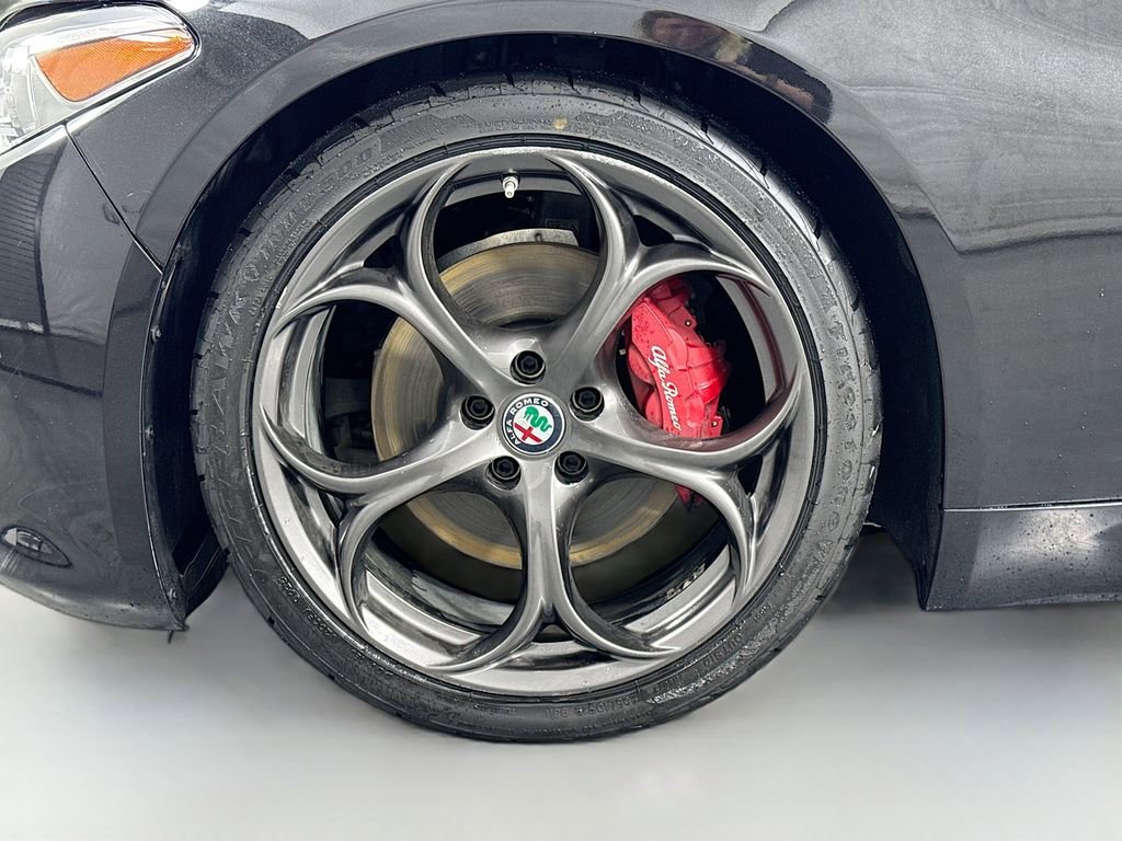 Used 2018 Alfa Romeo Giulia Ti Sport w/ Quick Order Package 22U Sport RWD image 34