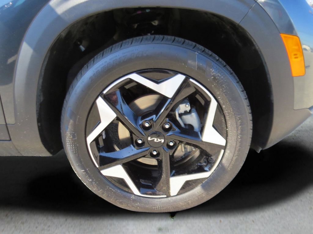 Used 2025 Kia Seltos S FWD image 11