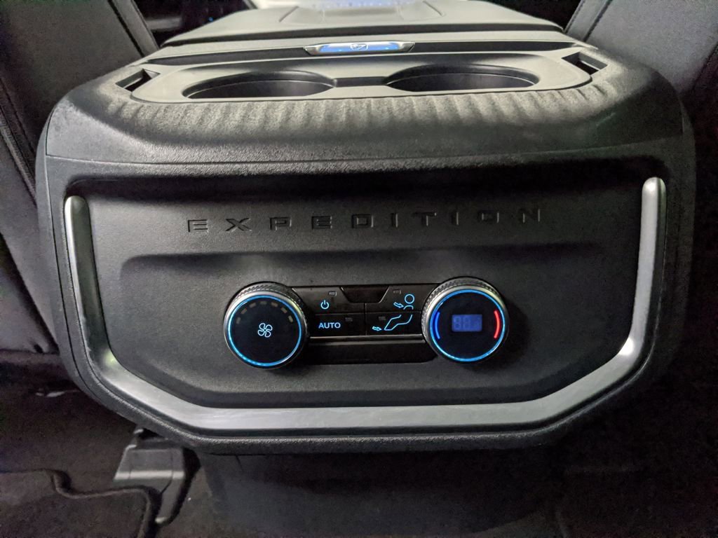 New 2025 Ford Expedition Active image 18