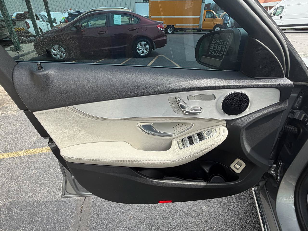 Used 2015 Mercedes-Benz C 300 Sedan image 17