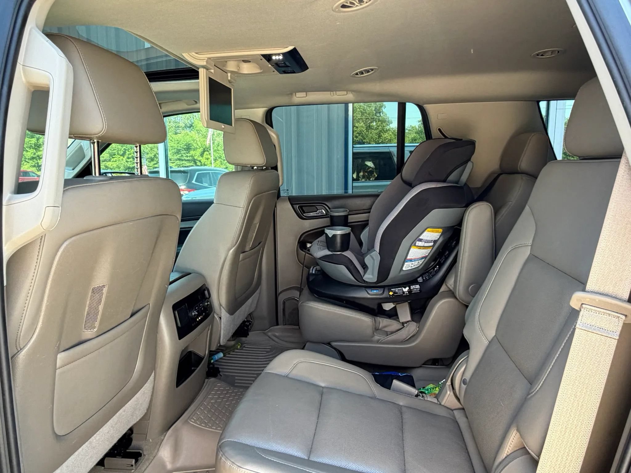 Used 2016 Chevrolet Tahoe LTZ AWD/4WD image 16