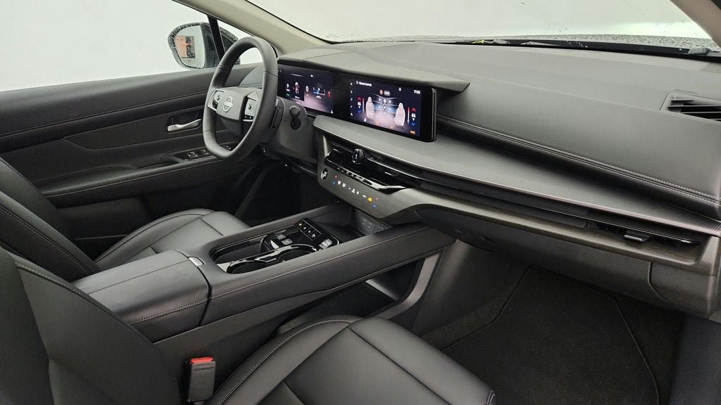 Used 2025 Nissan Murano SV AWD/4WD image 25