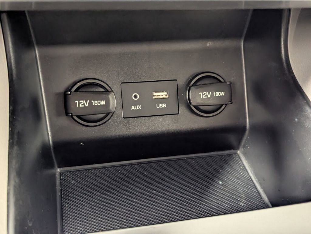 Used 2020 Hyundai Elantra SEL image 20